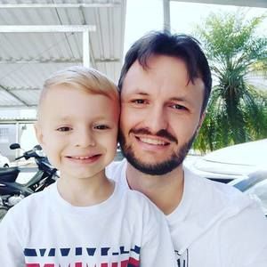 Meet your Posher, Juliano